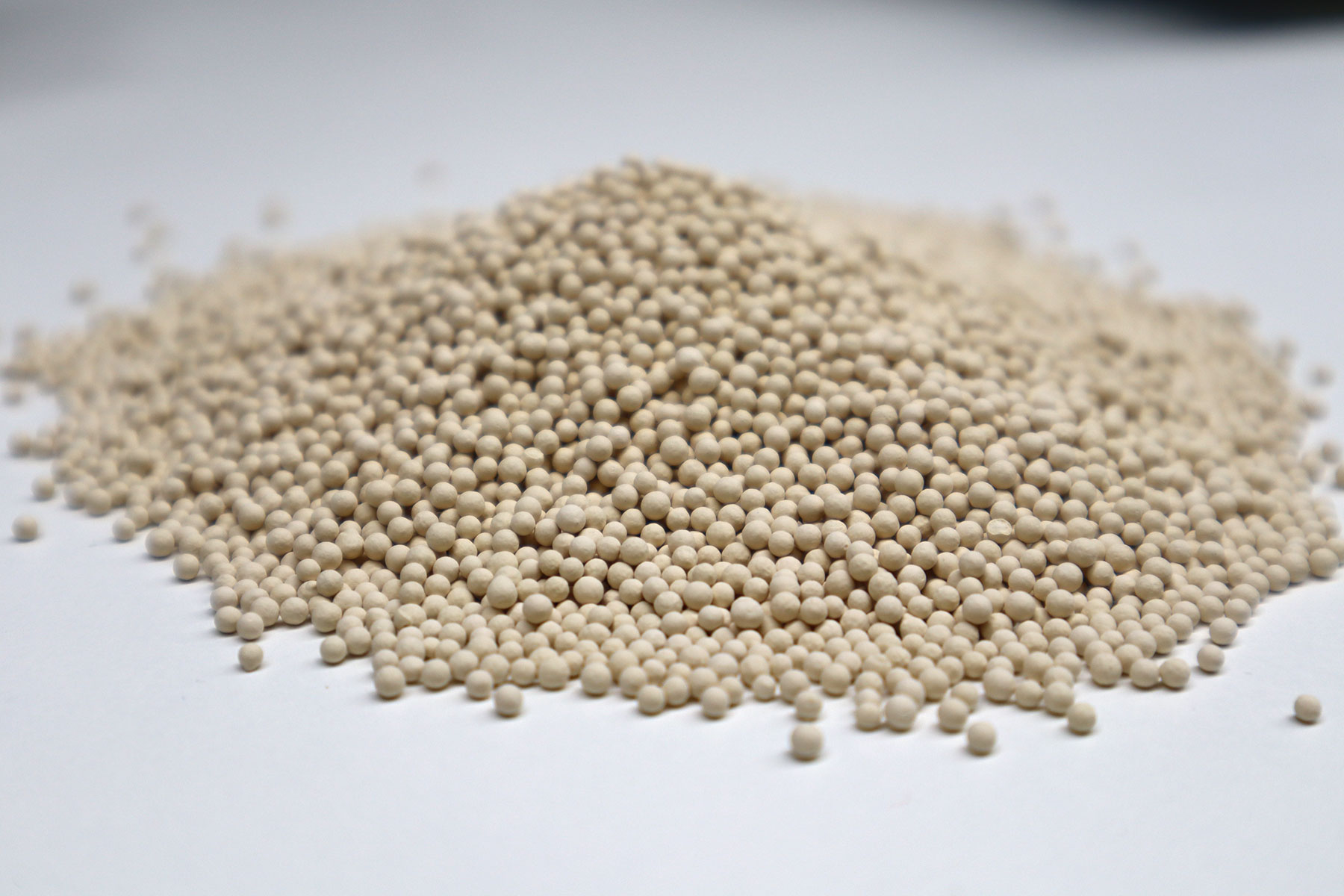 Drug-eluting microspheres